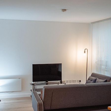 Central & Spacious, Sleeps 8, Perfect For Groups リーズ エクステリア 写真