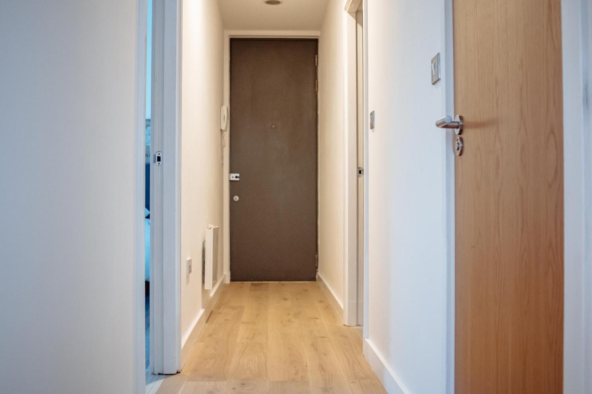 Central & Spacious, Sleeps 8, Perfect For Groups リーズ エクステリア 写真