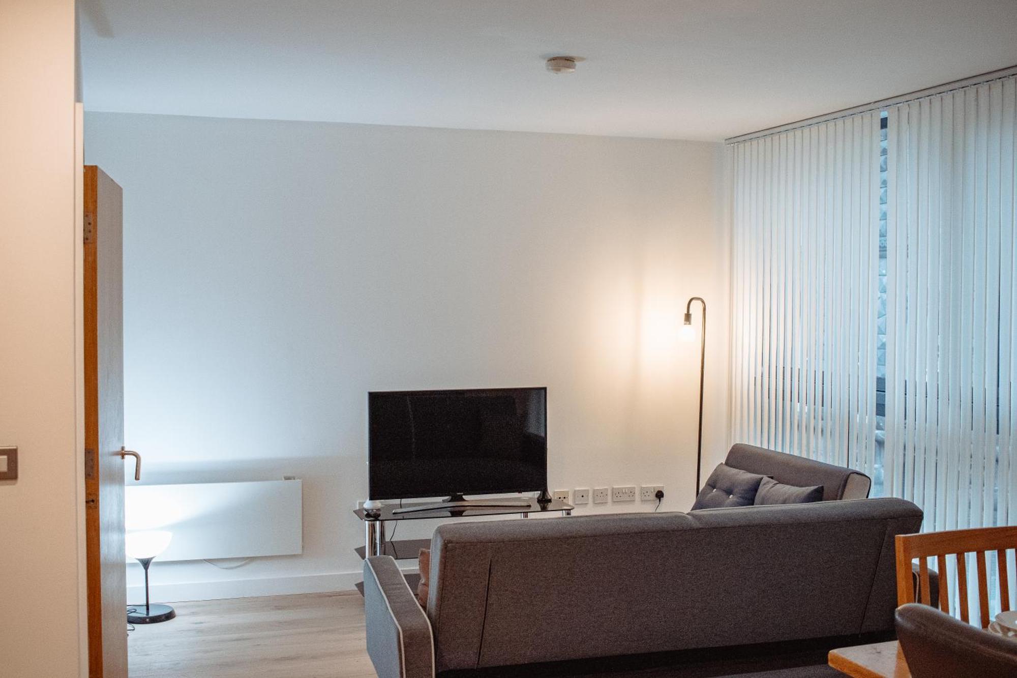 Central & Spacious, Sleeps 8, Perfect For Groups リーズ エクステリア 写真
