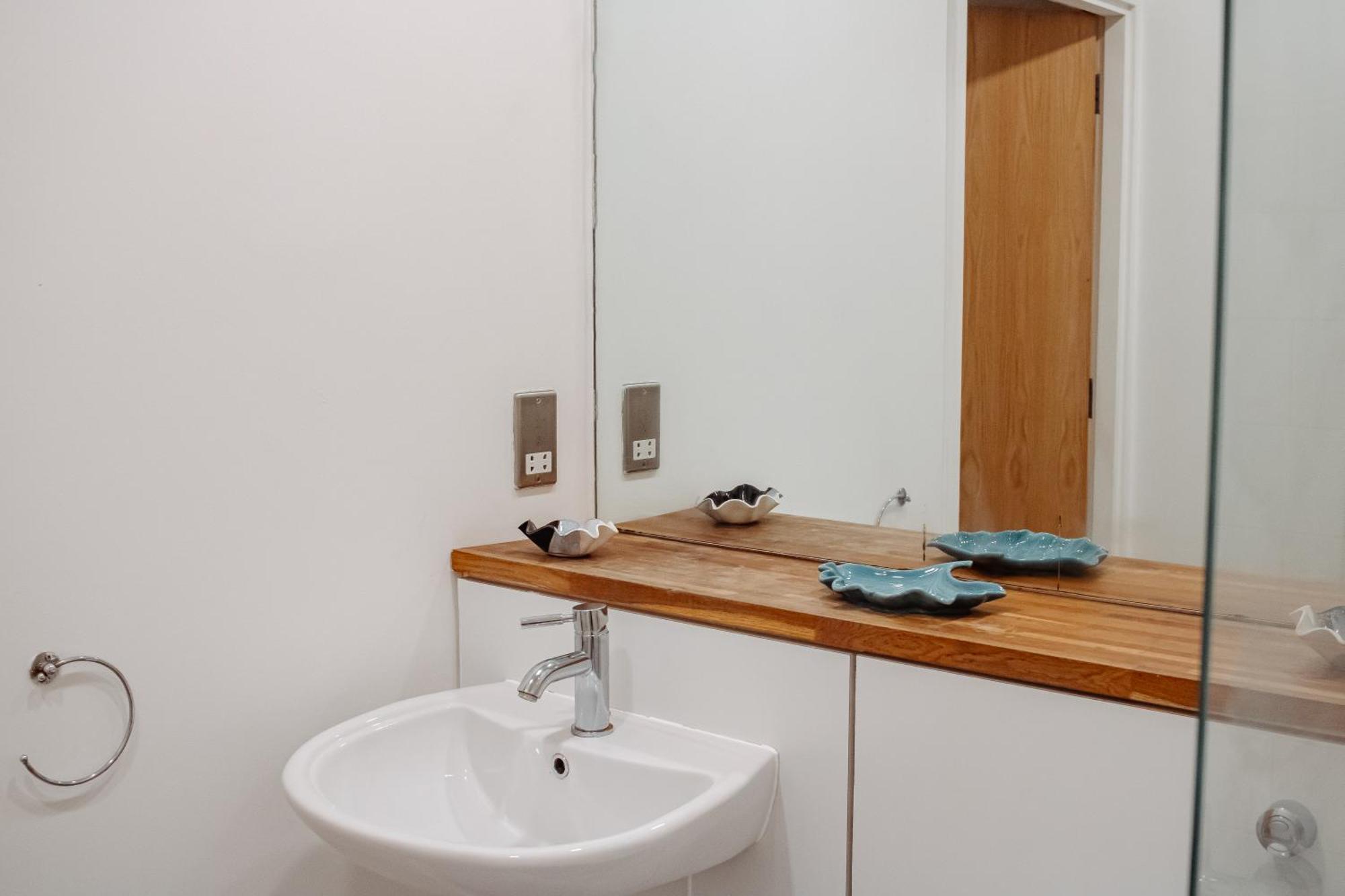 Central & Spacious, Sleeps 8, Perfect For Groups リーズ エクステリア 写真