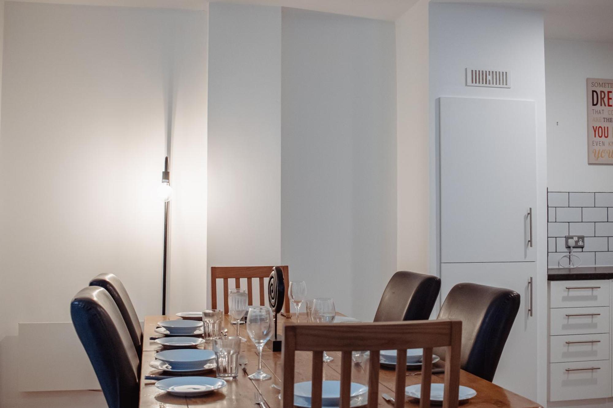 Central & Spacious, Sleeps 8, Perfect For Groups リーズ エクステリア 写真