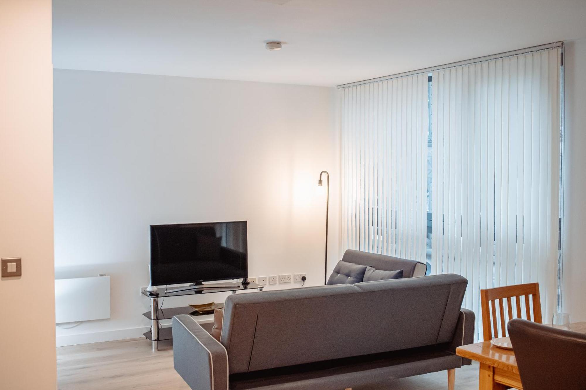 Central & Spacious, Sleeps 8, Perfect For Groups リーズ エクステリア 写真