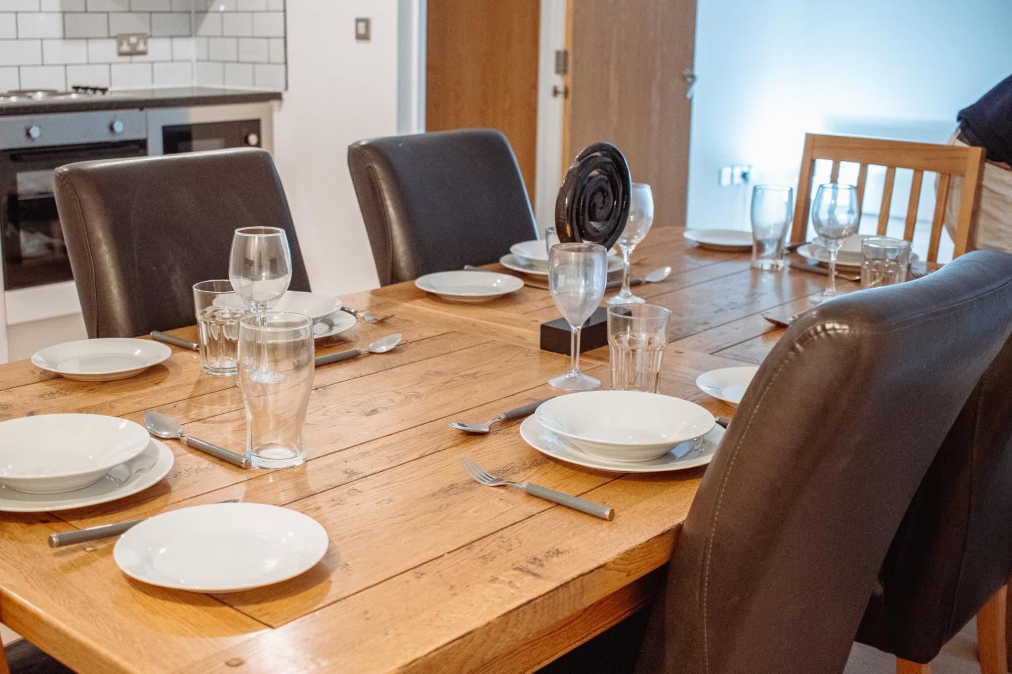 Central & Spacious, Sleeps 8, Perfect For Groups リーズ エクステリア 写真
