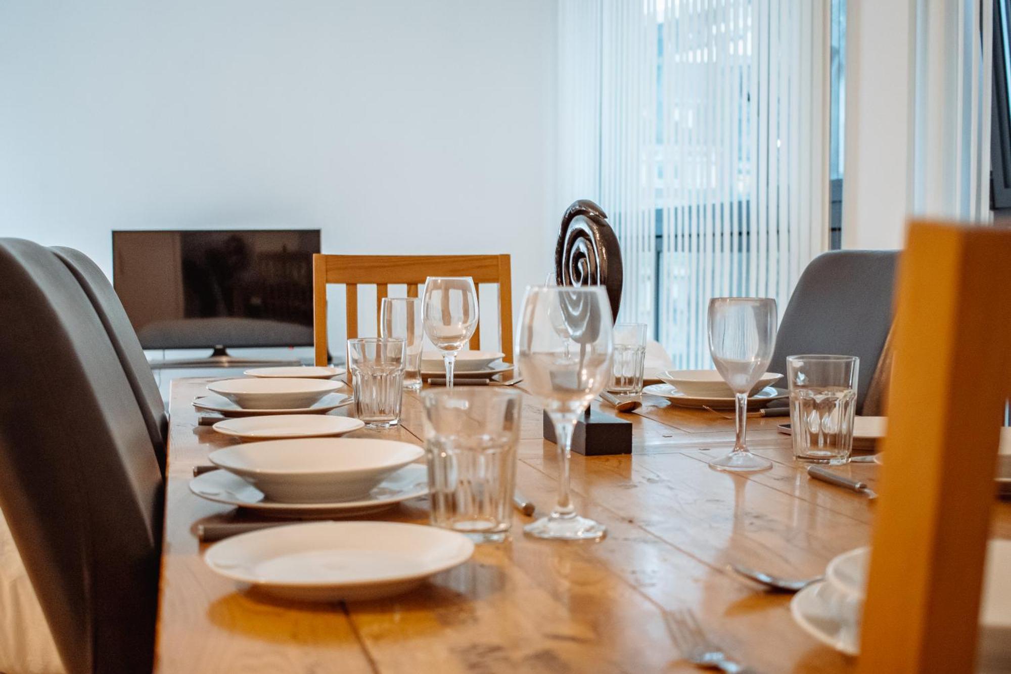 Central & Spacious, Sleeps 8, Perfect For Groups リーズ エクステリア 写真