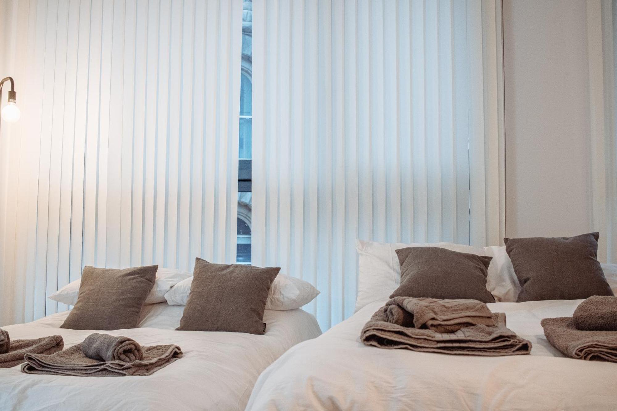 Central & Spacious, Sleeps 8, Perfect For Groups リーズ エクステリア 写真